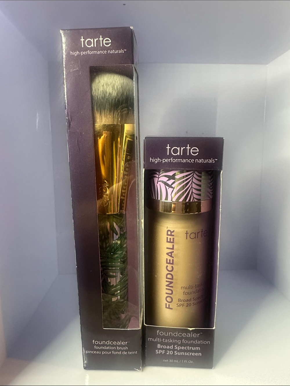 tarte Foundcealer Foundation & Brush in Gold (16N fair -light neutral)